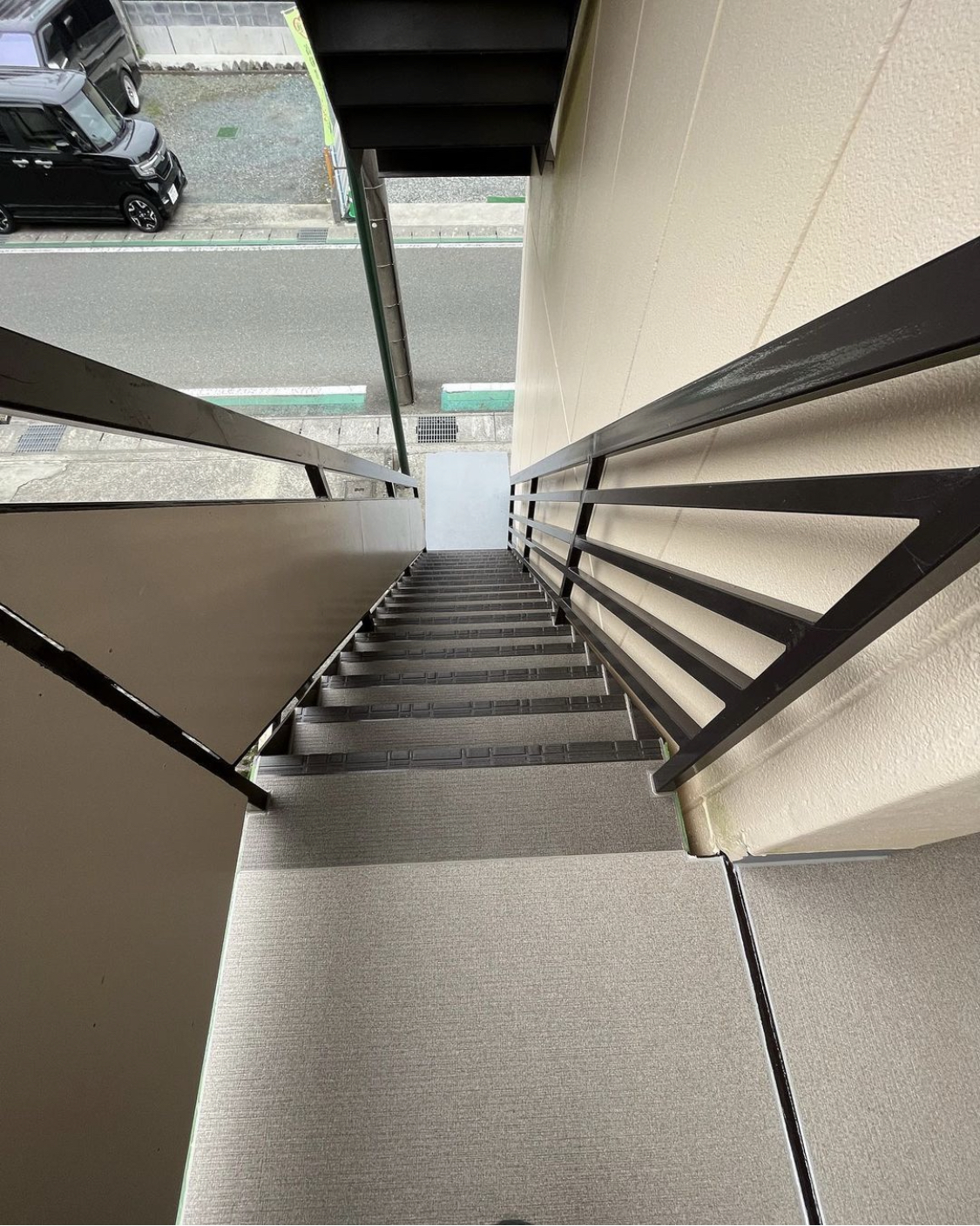 マンション　階段　長尺シート　防音　滑りにくい　シート　リフォーム工事　静岡　