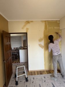 【現場レポート】マンションリフォームで快適動線を実現！冷蔵庫スペースの確保と和室の畳からフロアタイルへの床リフォーム