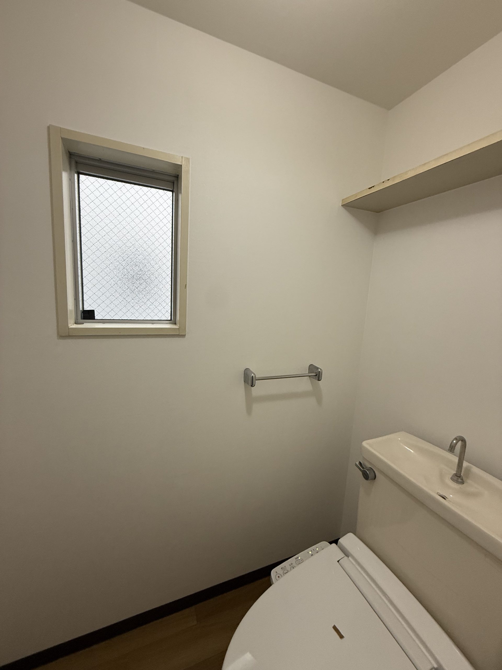 トイレの壁紙張替え施工事例｜静岡で選ばれる理由とビフォーアフター公開